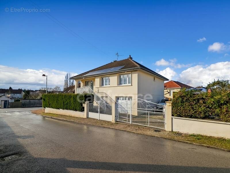 Maison à CRISSEY
