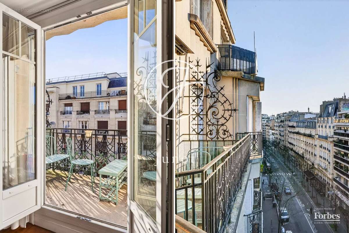 Appartement à PARIS-16E