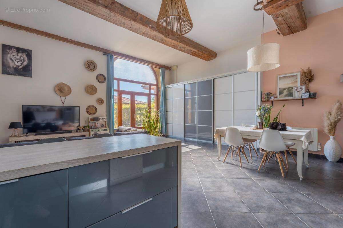 Appartement à BULLY