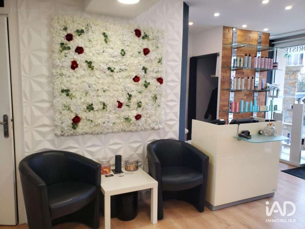 Photo 4 - Commerce à LAXOU