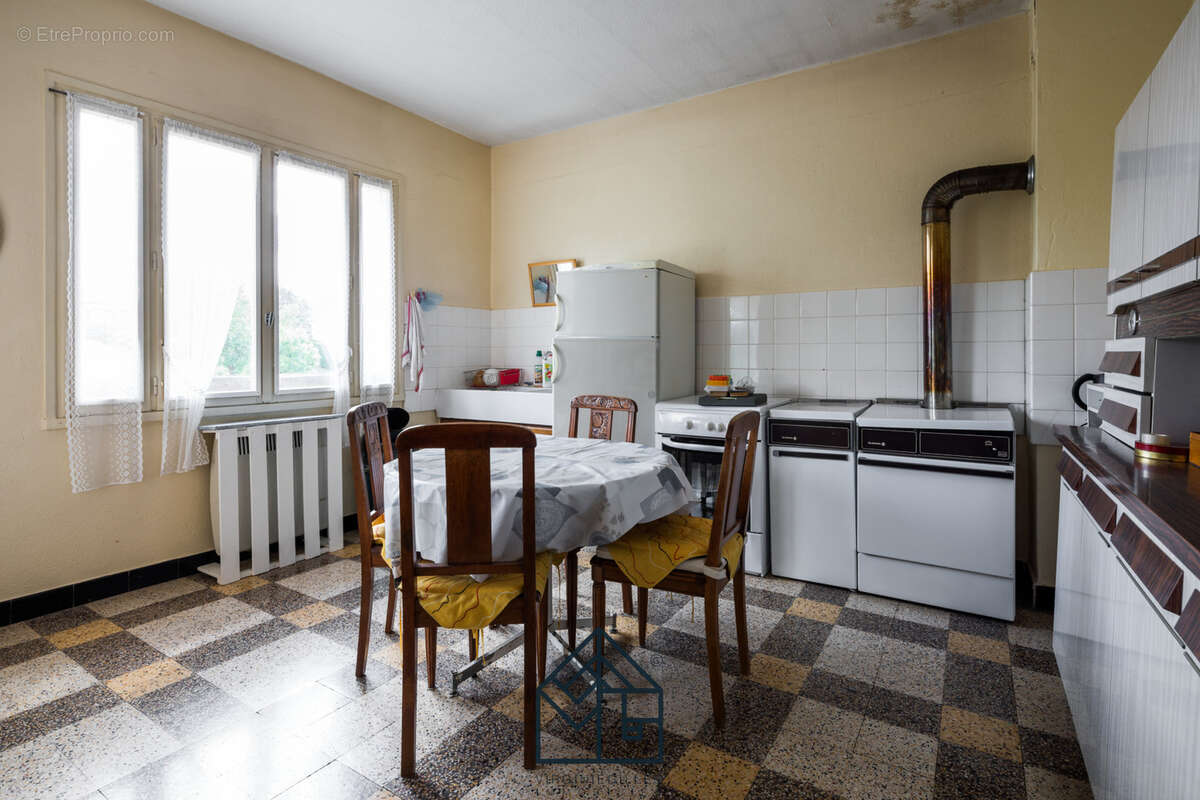 Maison à COMMELLE-VERNAY
