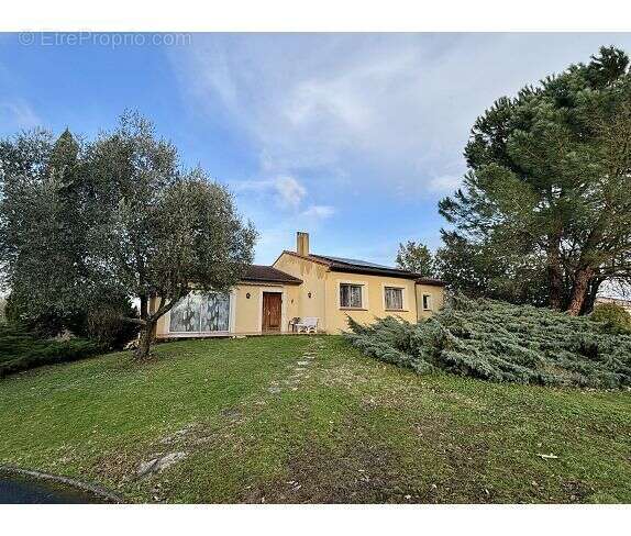 Maison à LA SALVETAT-SAINT-GILLES