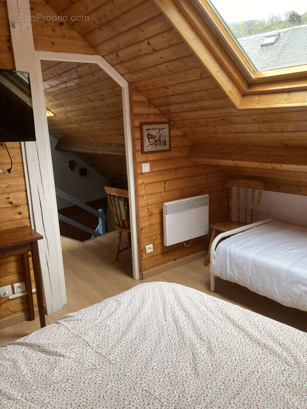 Sarrancolin immeuble 77m2 habitable avec 3 logements. - photo 7