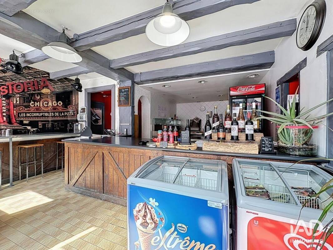 Photo 1 - Commerce à MAGENTA