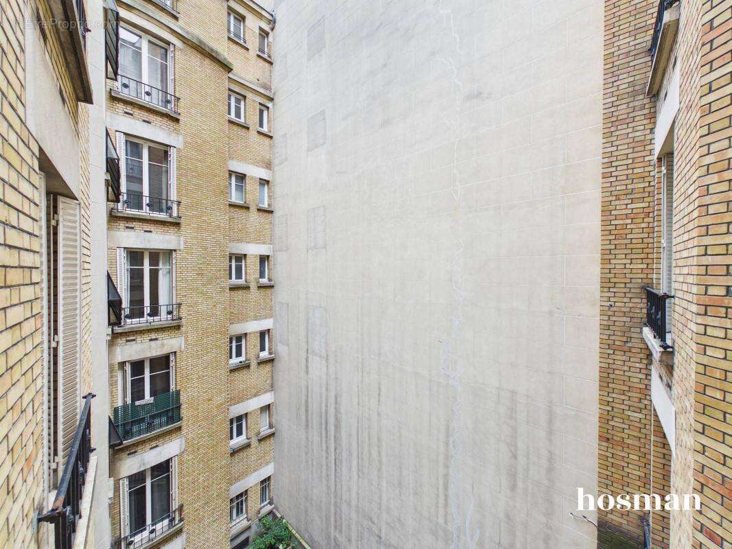 Appartement à PARIS-8E