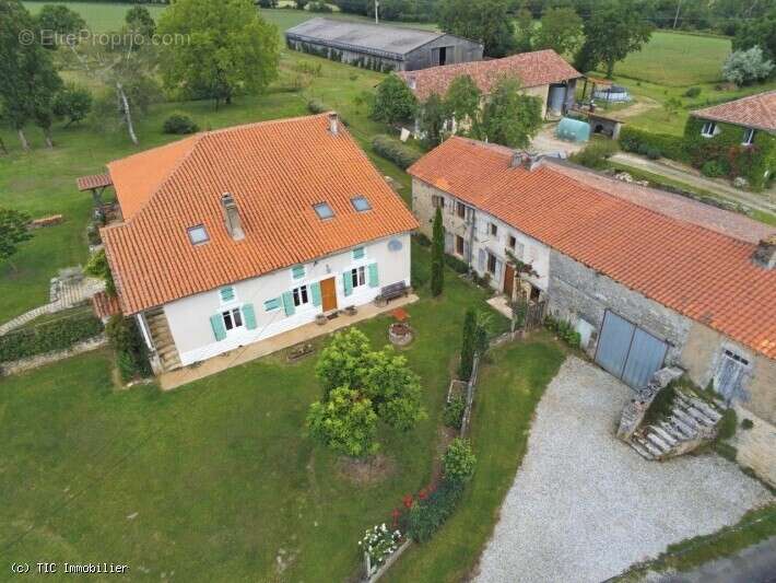 Maison à CELLEFROUIN