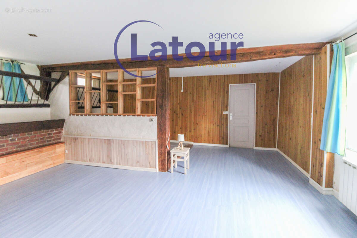 Maison à TREMBLAY-LES-VILLAGES