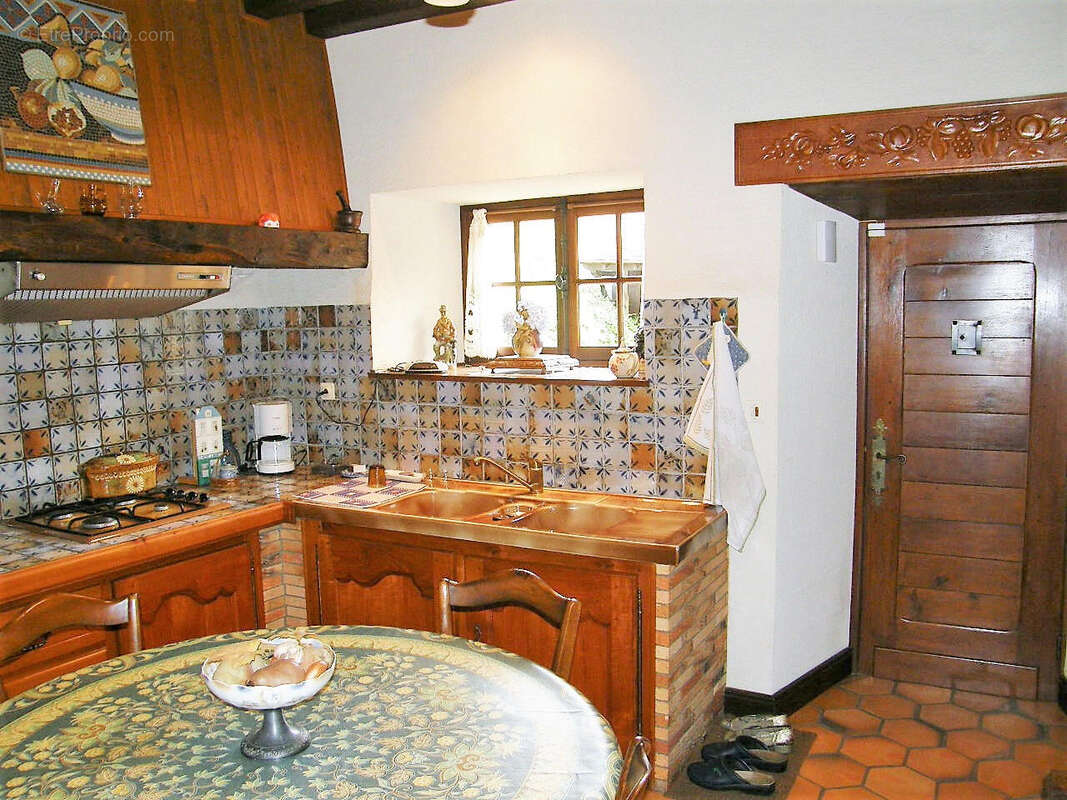 P9270018 - Maison à MASSIGNAC