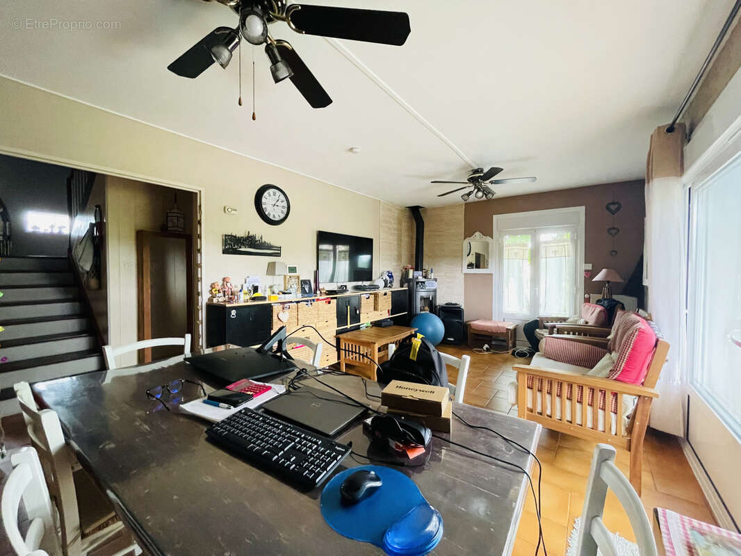 Maison à SAINT-PANTALEON-DE-LARCHE