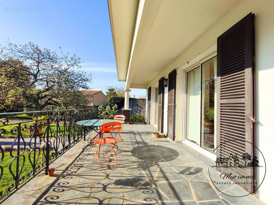 terrasse avant - Maison à LE PELLERIN