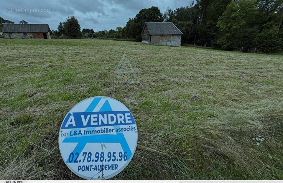 Terrain à MANNEVILLE-LA-RAOULT