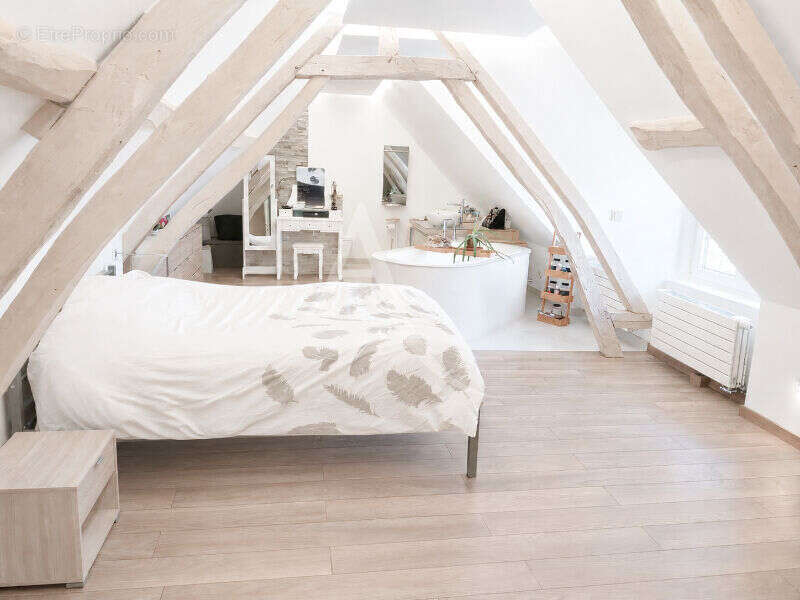 Maison à LA HOUSSOYE