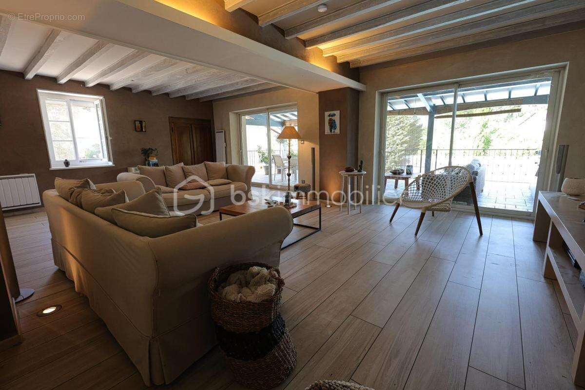 Maison de caractère – Bâtisse ancienne rénovée avec goût - photo 9