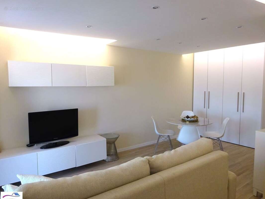 Appartement à MANDELIEU-LA-NAPOULE