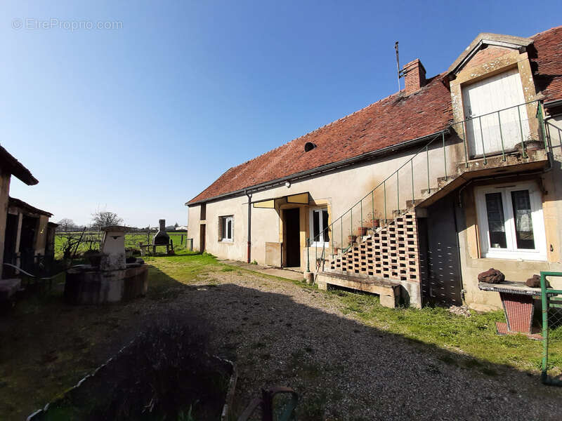 Maison à CLESSY