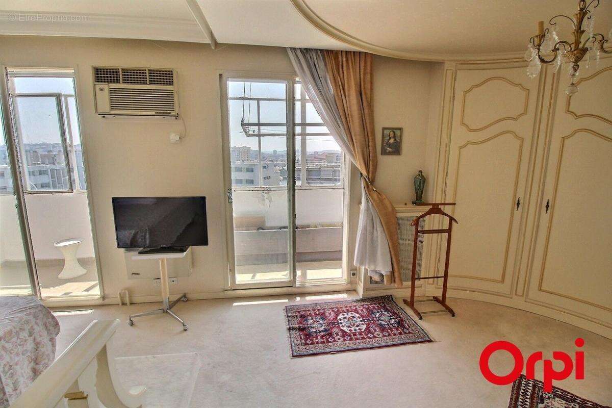 Appartement de type 3/4 -170 m² - Penthouse - Dernier étage Terrasse 45 m² - Parking - photo 15