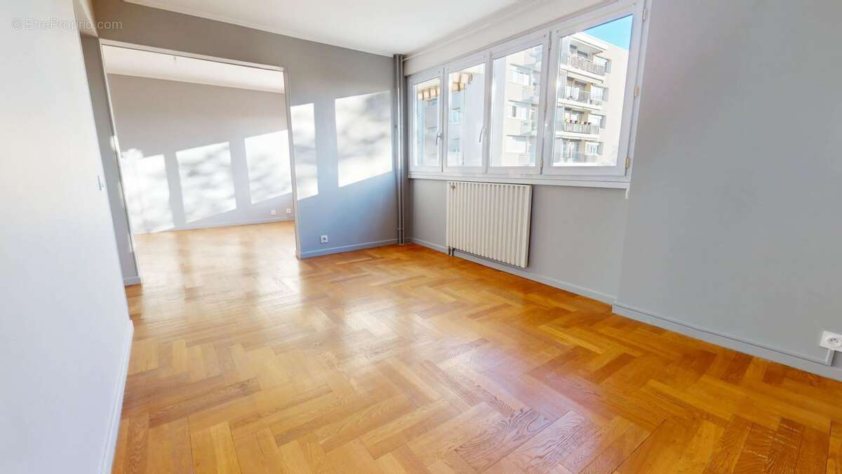 Appartement à SAINTE-FOY-LES-LYON
