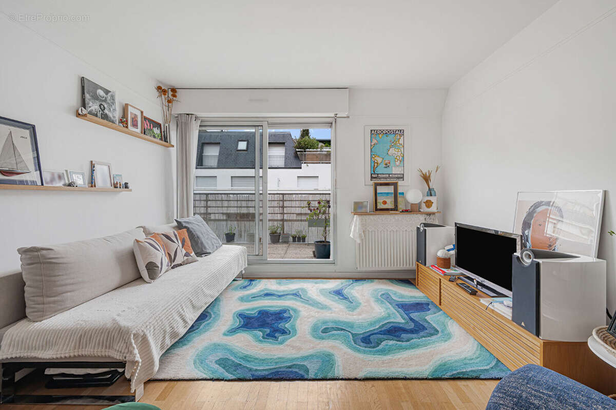 Appartement à PARIS-14E