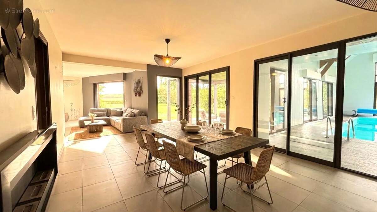 Maison à SAINT-LYPHARD