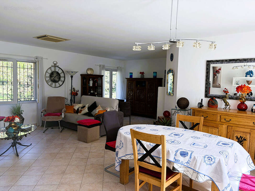 Maison à JOUQUES
