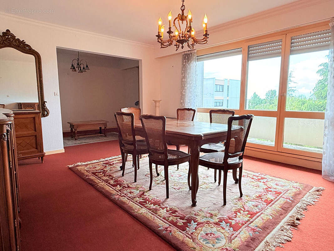 Appartement à LA CHAUSSEE-SAINT-VICTOR