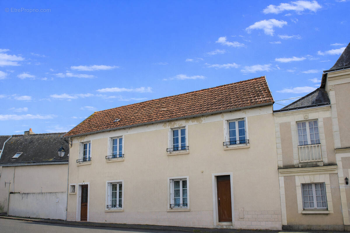 Maison à CLERE-LES-PINS