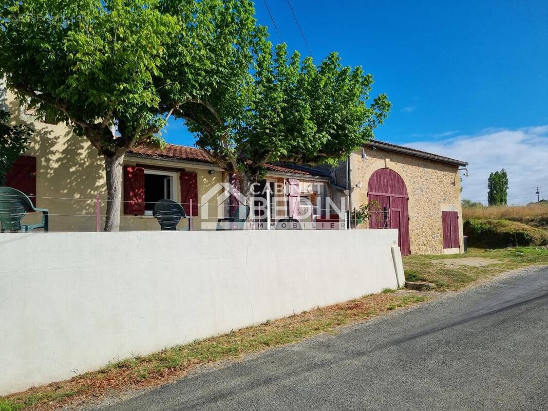 Maison à MONPRIMBLANC