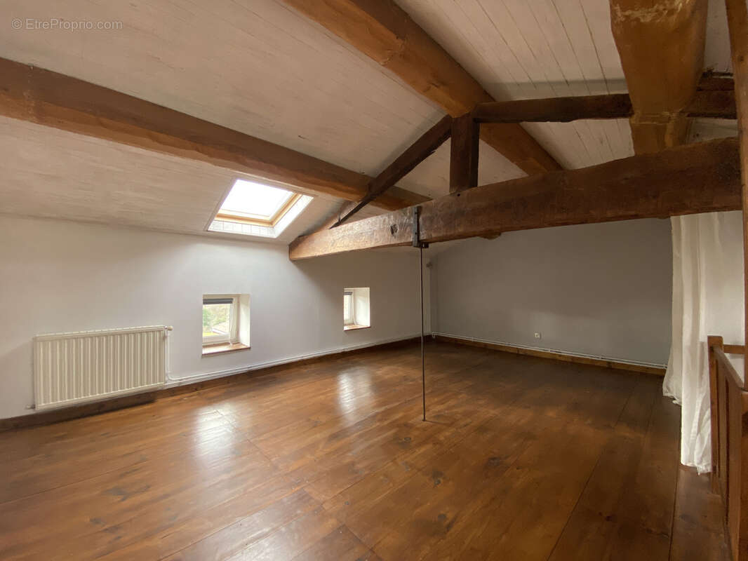 Maison à SAINT-JUST-EN-CHEVALET