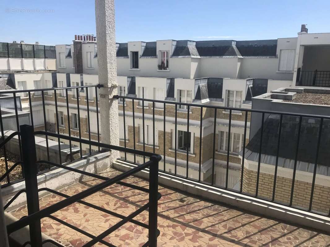 Appartement à PARIS-16E