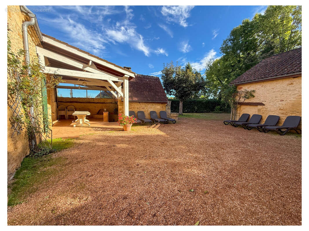 Maison à SAINT-AMAND-DE-COLY