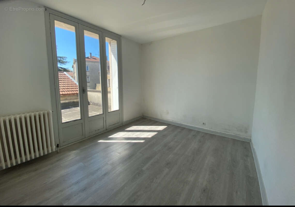 Appartement à GUILHERAND-GRANGES