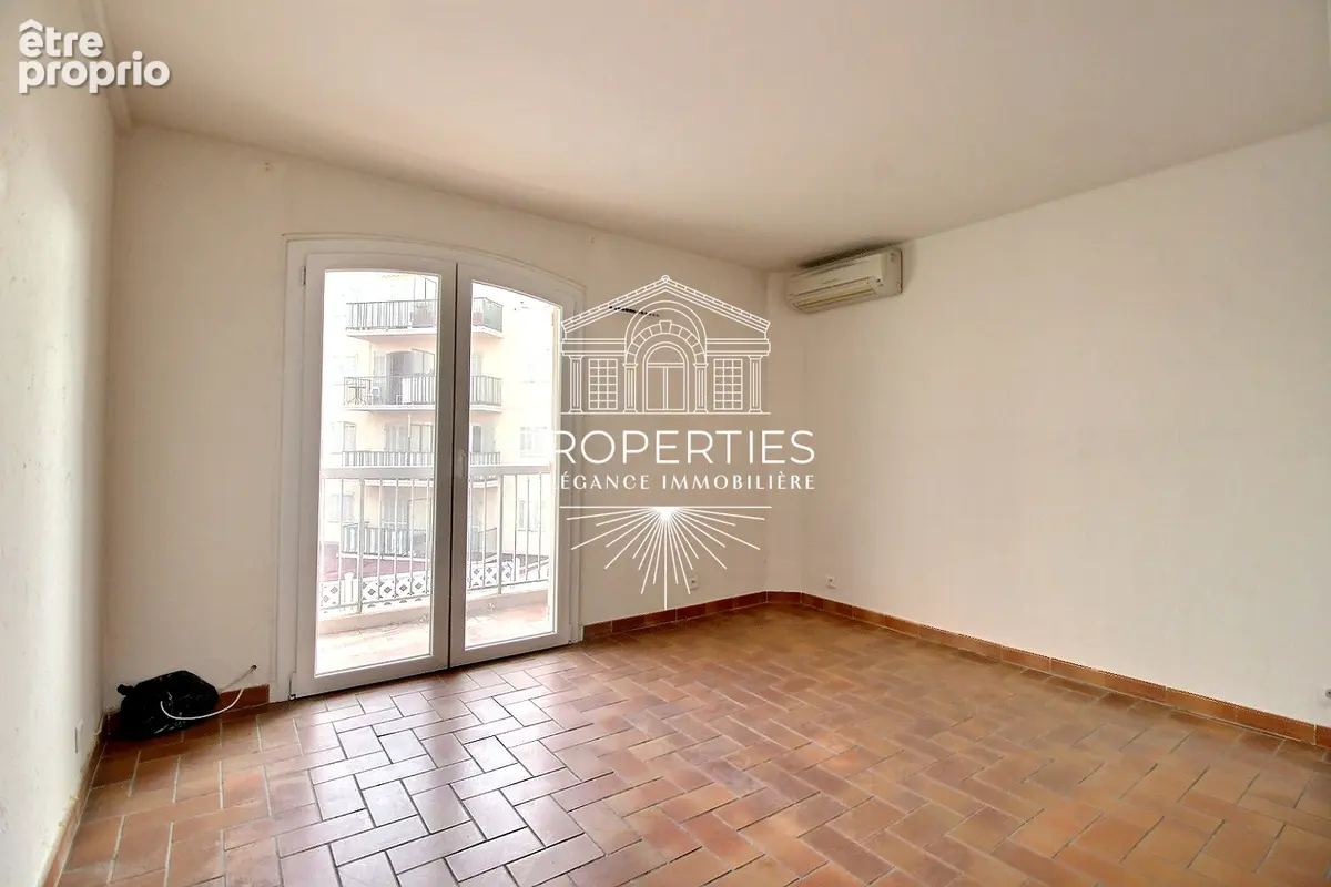 Sainte-maxime - centre ville - t3 traversant - 73m² - balcons - ascenseur - cave - photo 5