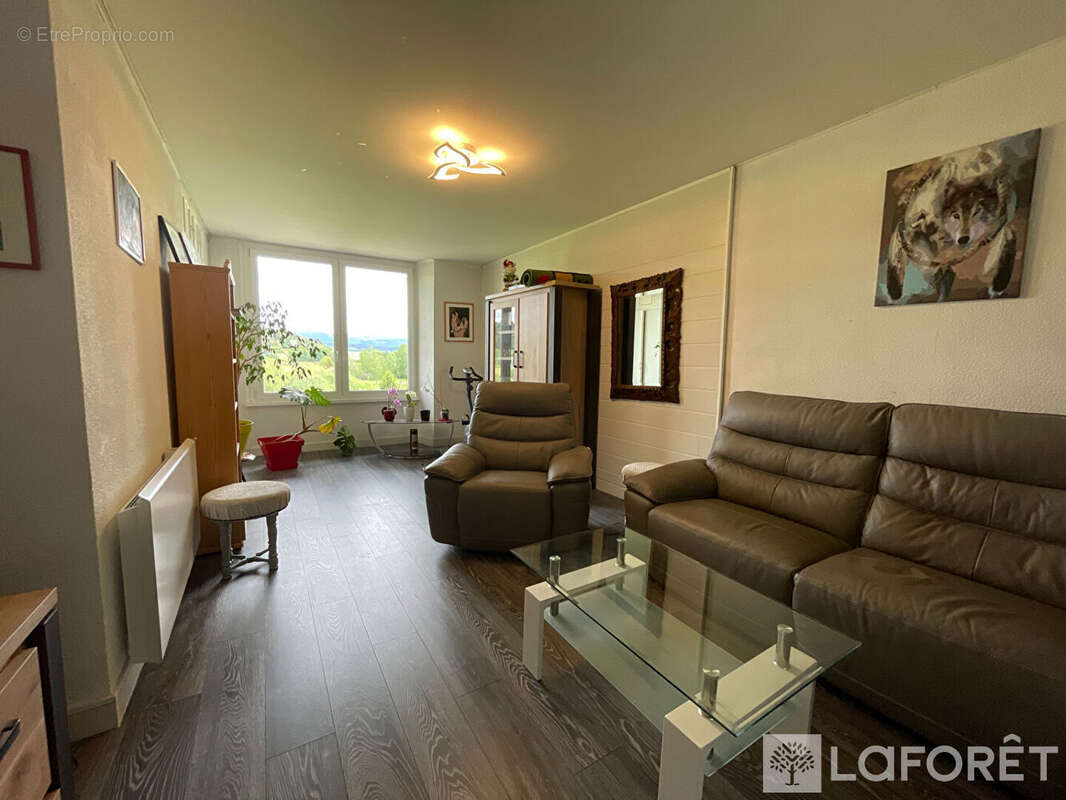 Appartement à VAUX-ET-CHANTEGRUE
