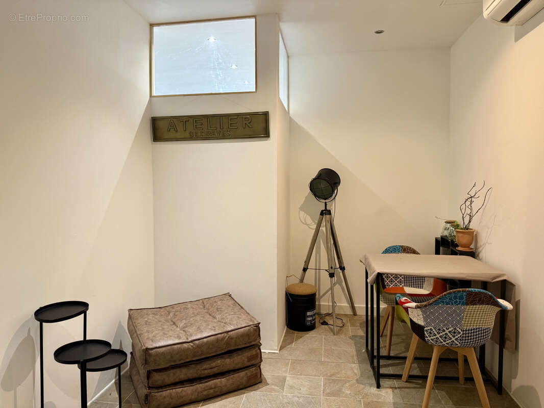 Commerce à VENELLES