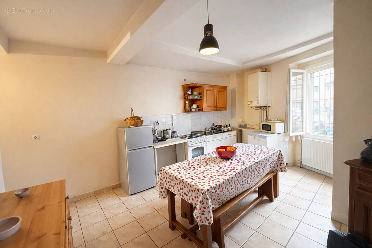 Appartement à SAINT-JUST-SAINT-RAMBERT