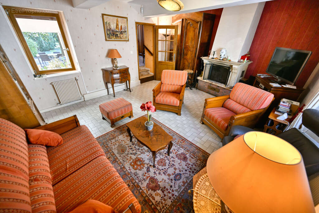 Maison à THURINS