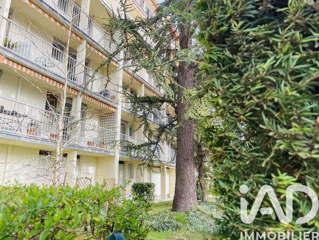 Photo 8 - Appartement à SAINT-JULIEN-LES-VILLAS