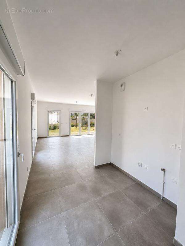 Maison à VENTABREN