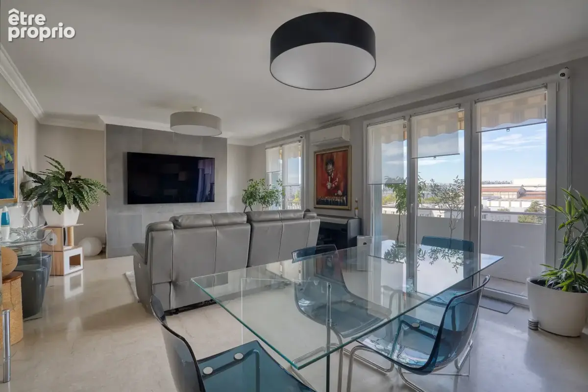 Appartement 3 pièces 82 m² · à Lyon-3e · 82 m² · 250 000 €