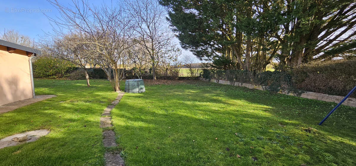 Maison à ETAIS-LA-SAUVIN