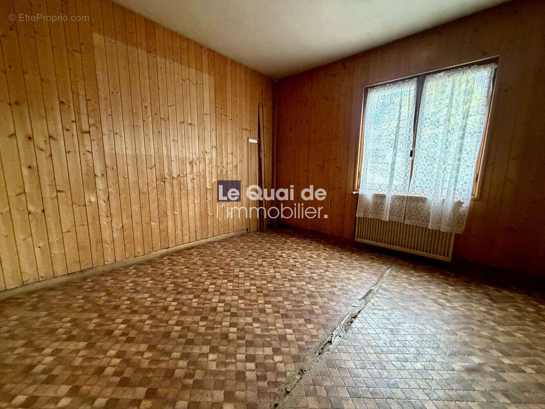 Maison à CHATEAUNEUF