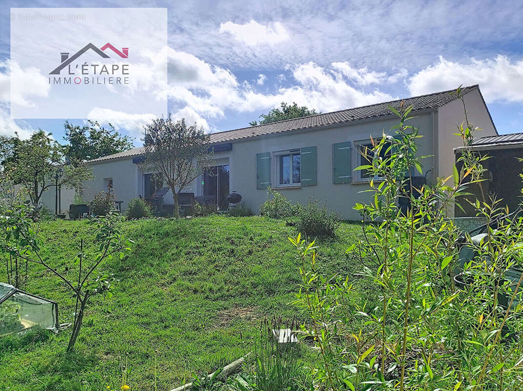 Maison à LE GIROUARD