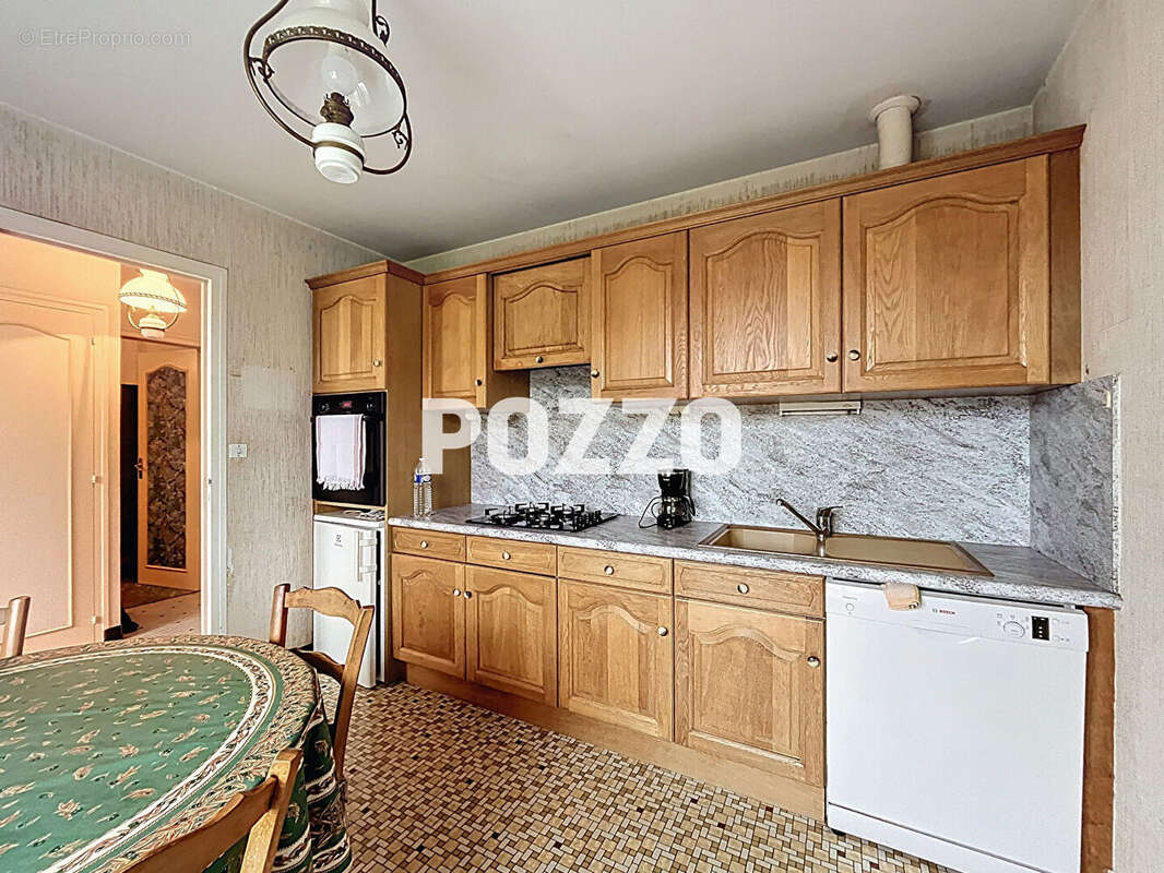 Maison à FOUGEROLLES-DU-PLESSIS