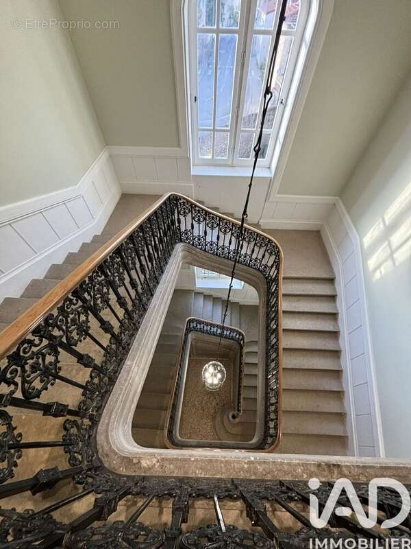 Photo 3 - Appartement à SAINT-GENIS-LES-OLLIERES