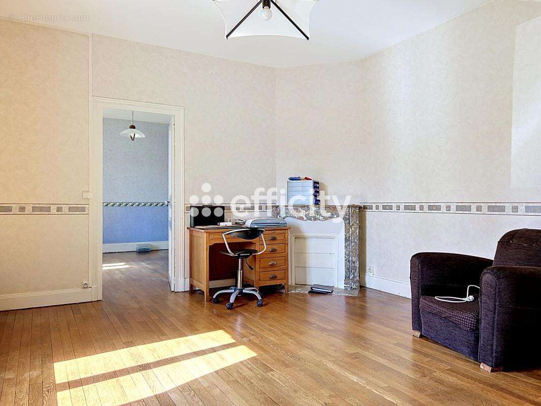 Maison 180 m² à Vouvray  - photo 8