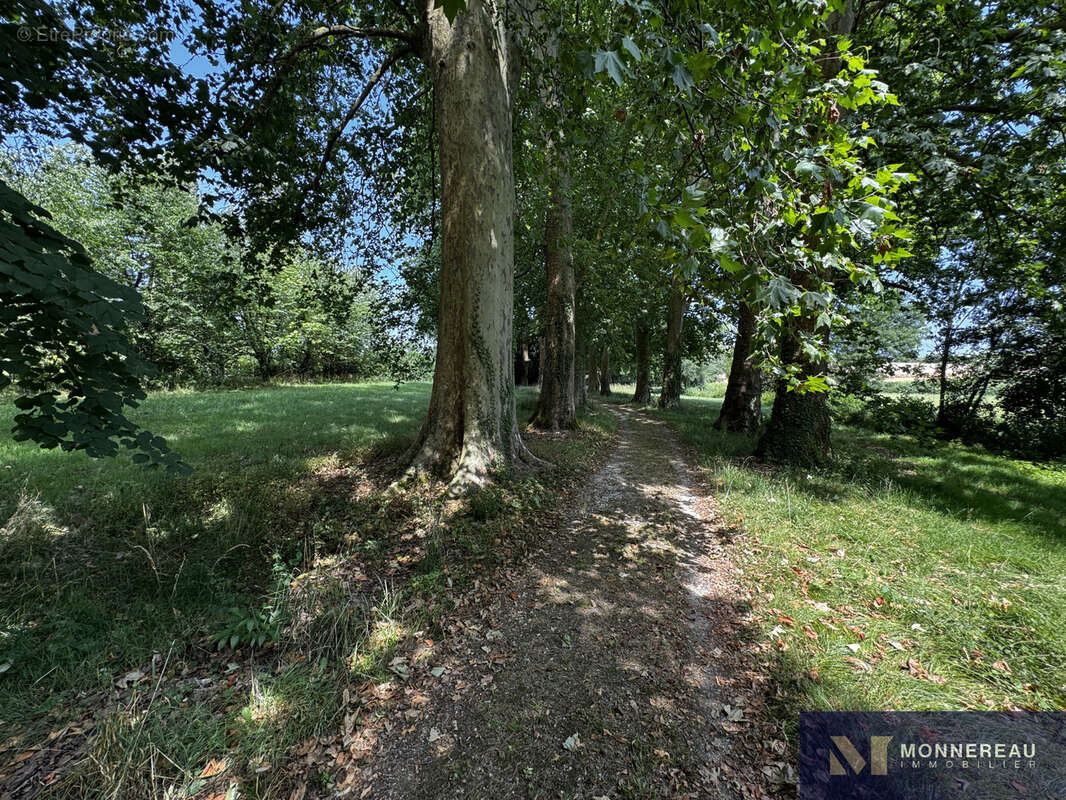 Maison à BAIGNES-SAINTE-RADEGONDE