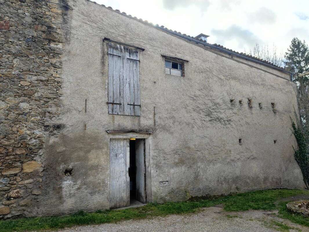 Maison 7 pièces avec grange et terrain de 3800m² - photo 12