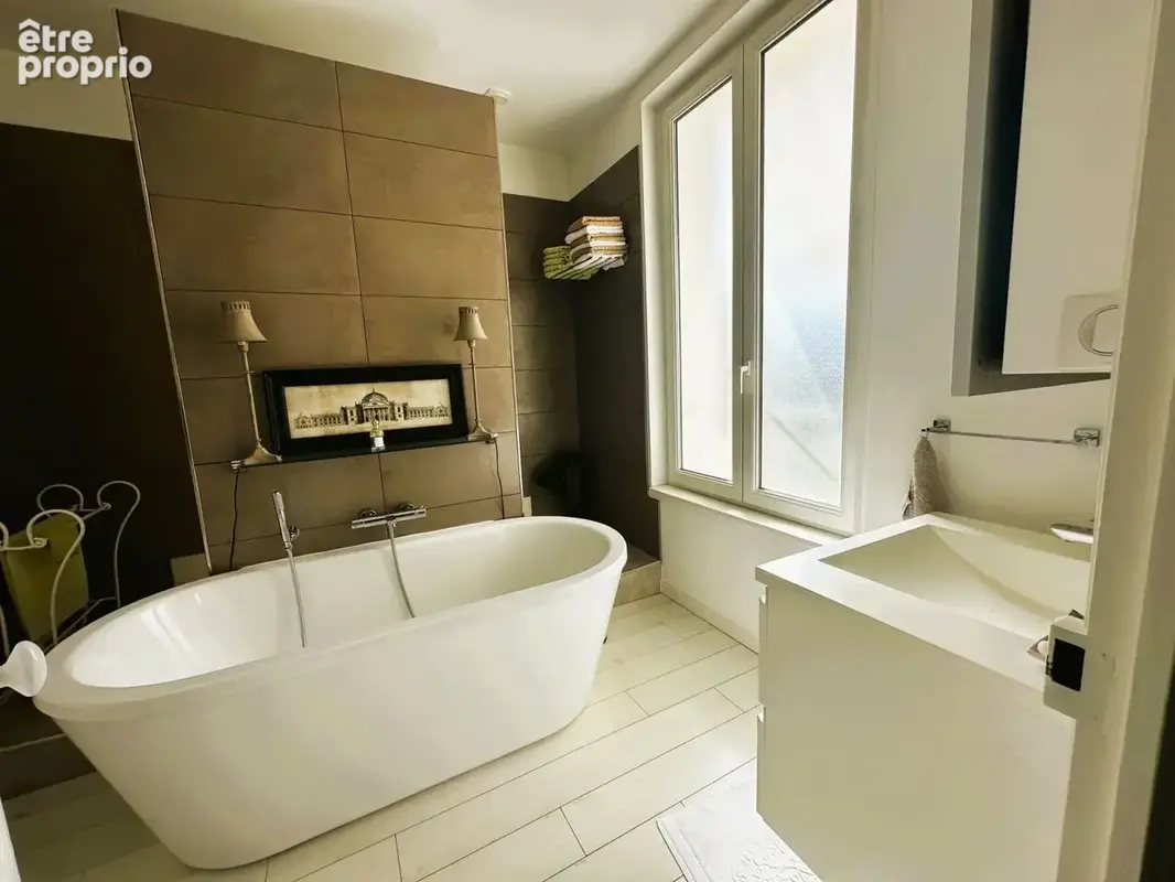 Maison bourgeoise d'exception a proximite du plan d'eau - photo 7