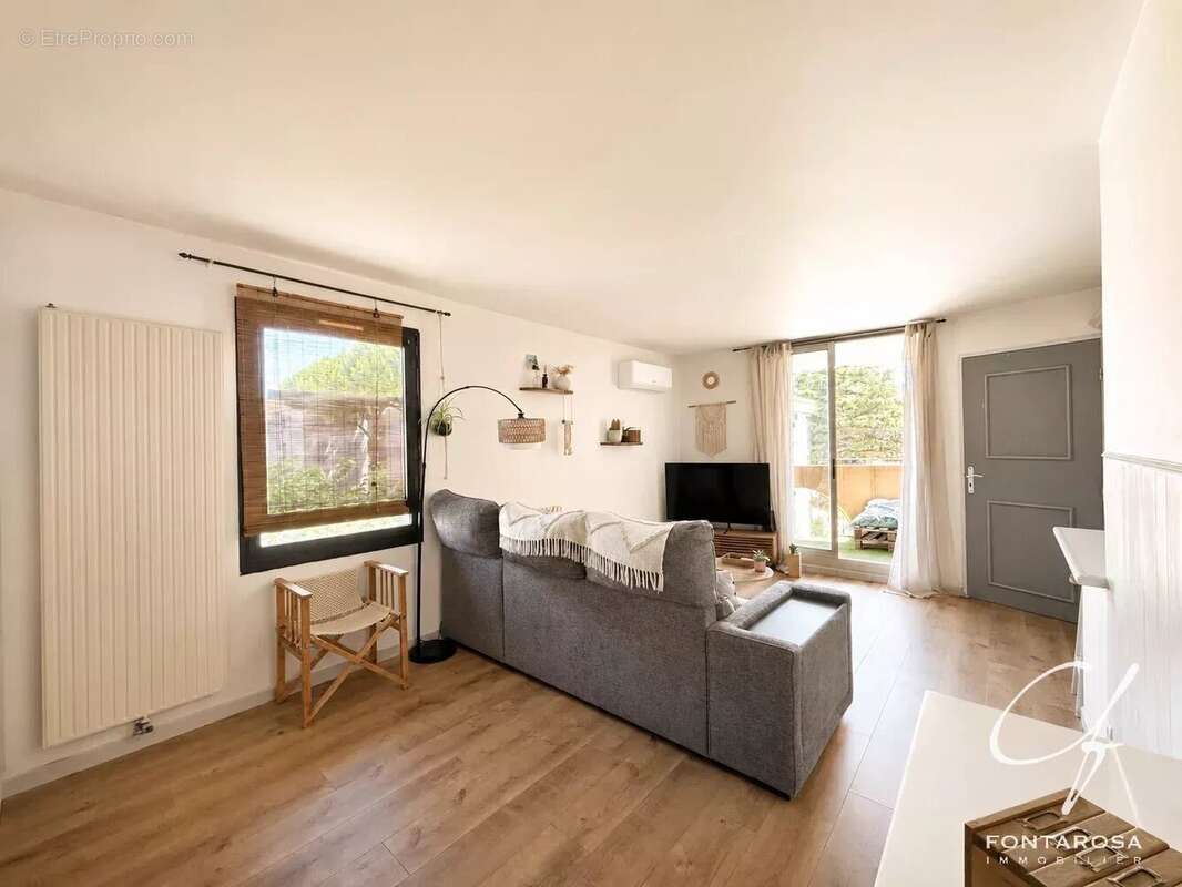  Coup de cœur – Superbe T2 rénové avec goût & piscine - photo 3