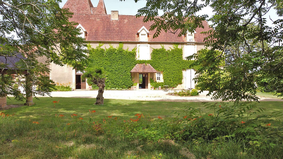 Demeure de prestige Marcillac Saint Quentin 16 pièce(s) 512 m2 - photo 9